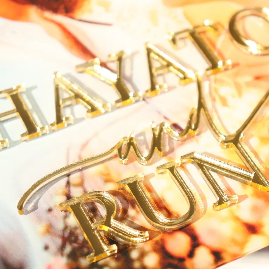 【アクリルフォトウェルカムボード】ミラーゴールドで名入れいたします。